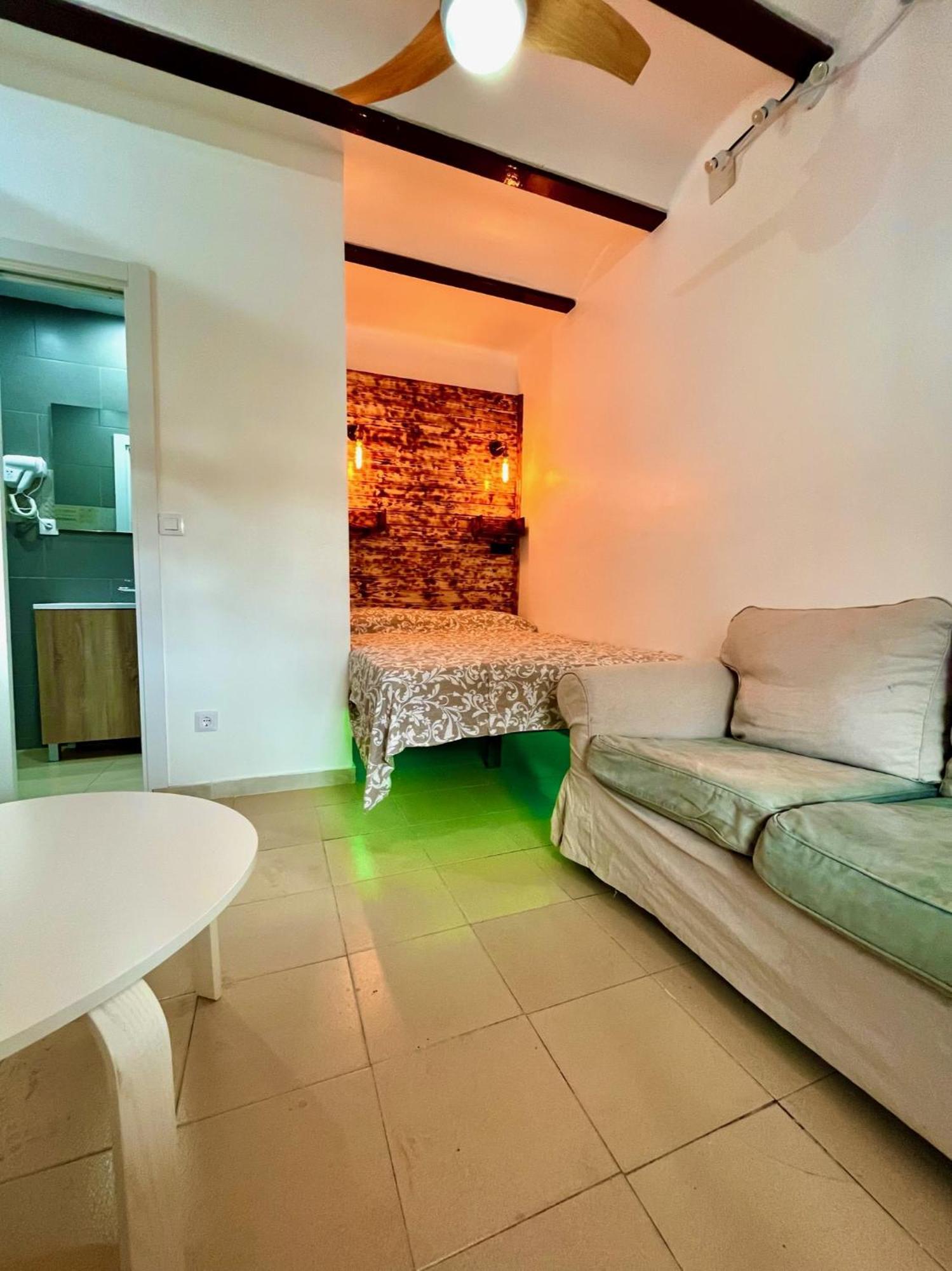 Nuevos Apartamentos Frente Al Mar Y A La Playa Кастельдефельс Экстерьер фото