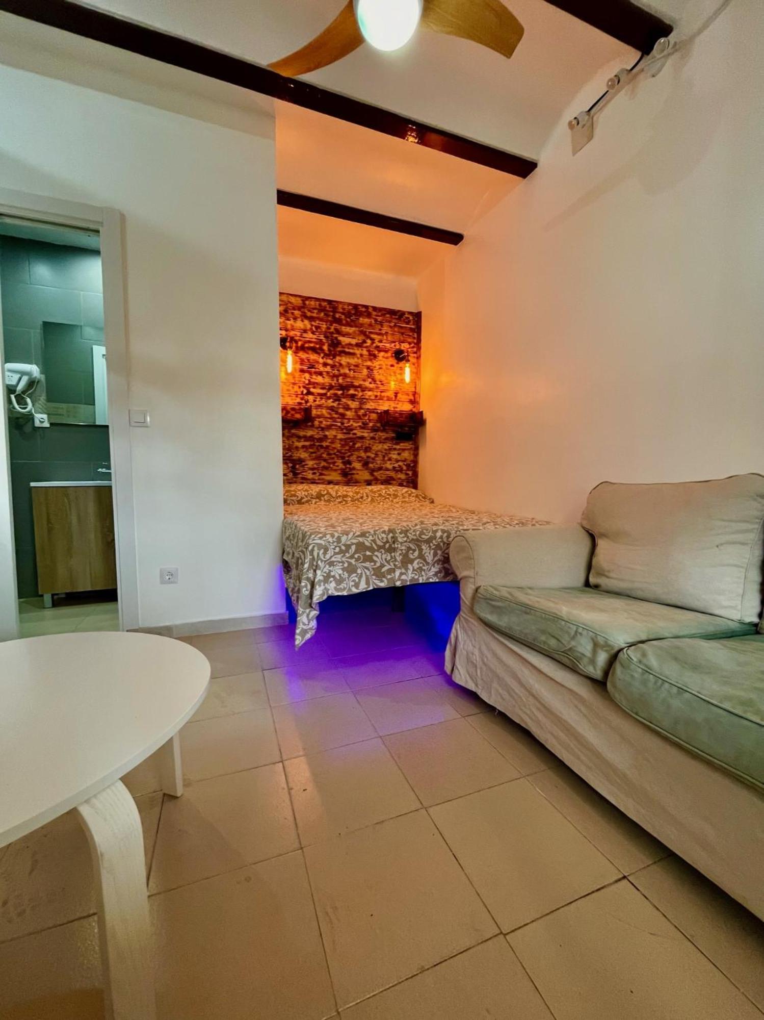 Nuevos Apartamentos Frente Al Mar Y A La Playa Кастельдефельс Экстерьер фото